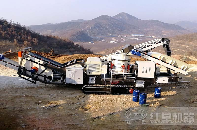 履帶式移動破碎制砂生產現場 履帶式移動破碎制砂生產現場
