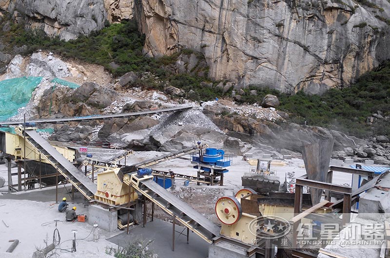 石灰石制砂生產(chǎn)現(xiàn)場 石灰石制砂生產(chǎn)現(xiàn)場