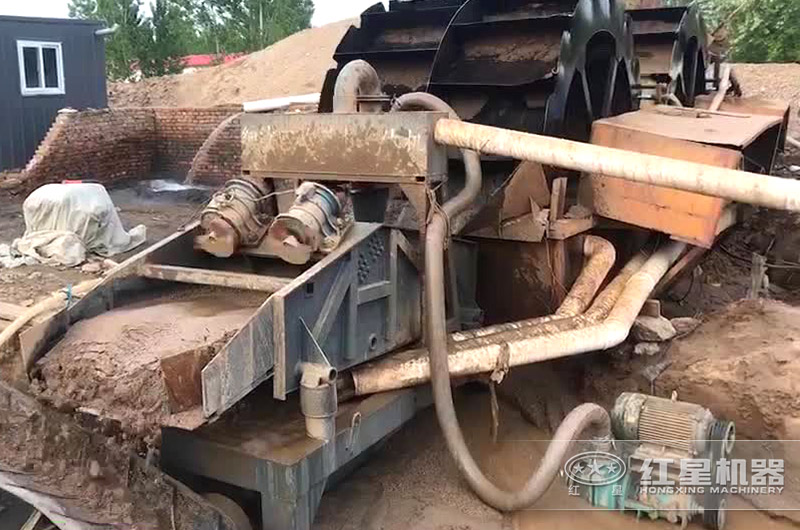 輪斗式洗沙機工作現場 輪斗式洗沙機工作現場