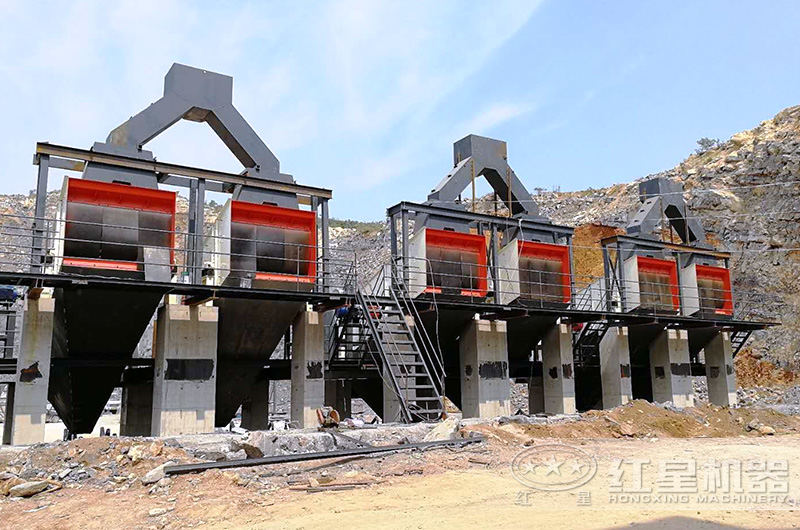 大型砂石廠篩分機安裝現場