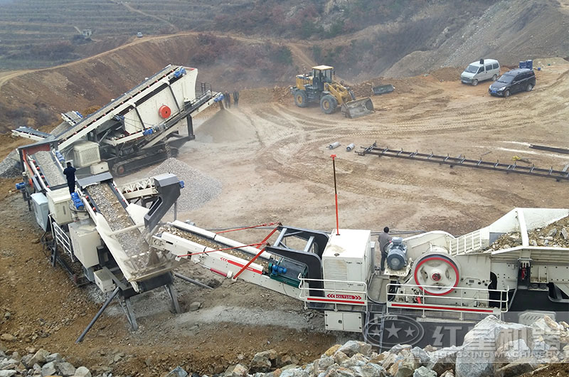 移動式破碎制砂生產現場 移動式破碎制砂生產現場
