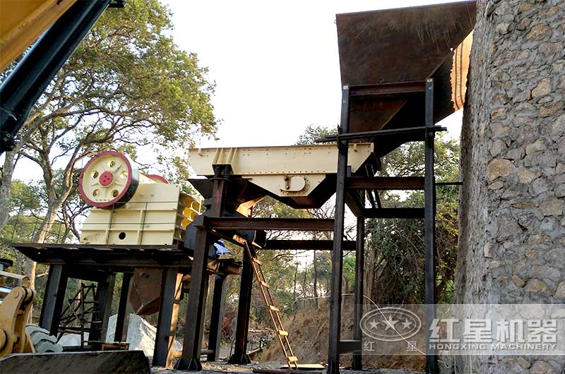 顎式破碎機現場
