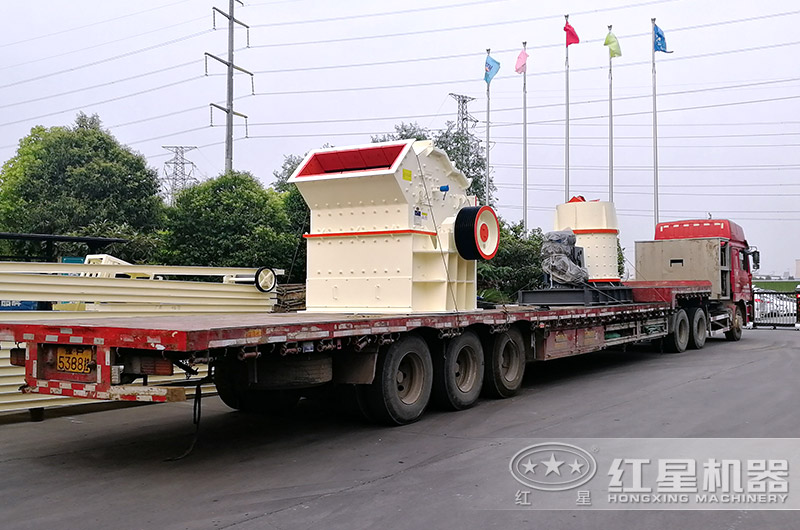 細碎制砂機設(shè)備發(fā)貨現(xiàn)場