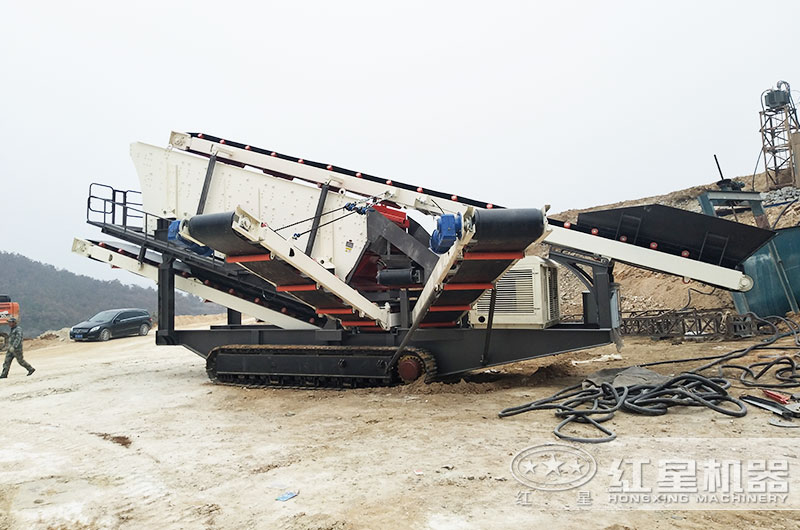 新型履帶式移動制砂機(jī)設(shè)備
